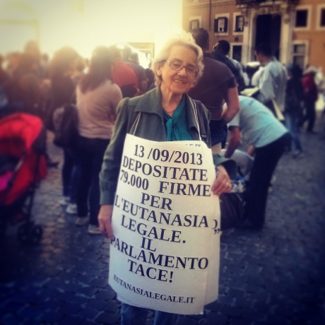 mina manifestazione.jpg